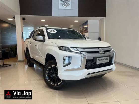 MITSUBISHI L200 TRITON 2.4 16V TURBO DIESEL SPORT HPE CD 4P 4X4 AUTOMÁTICO